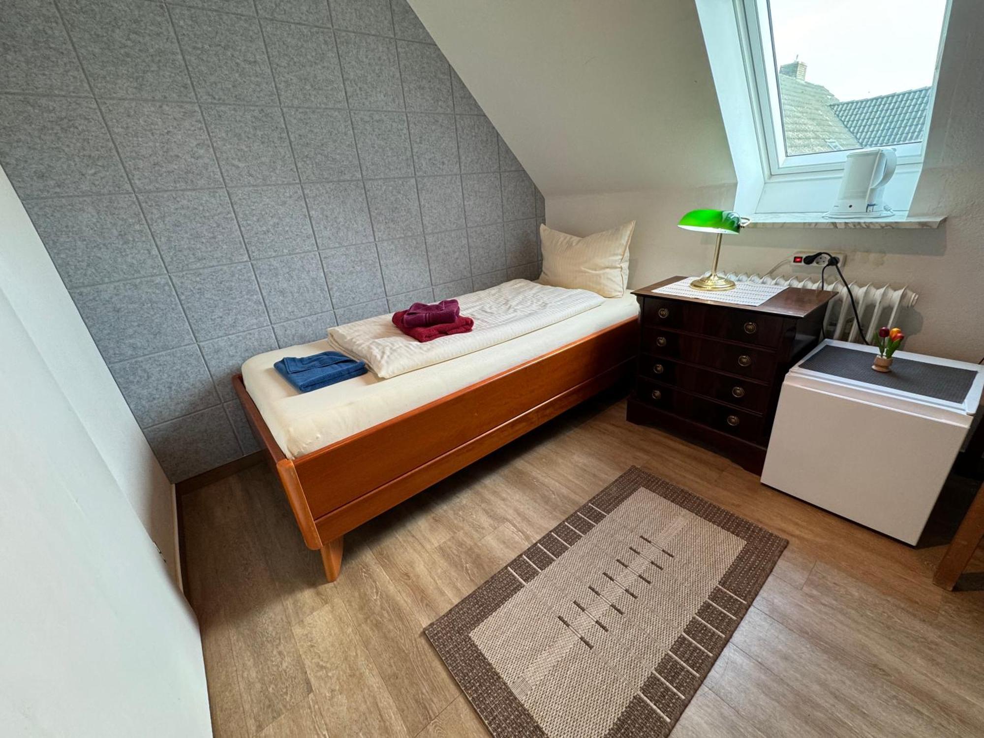 Single Room Shared Toilet,1638528882:JPEG